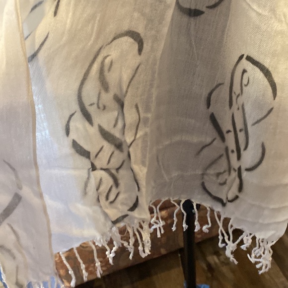 Scarf - Picture 3 of 4